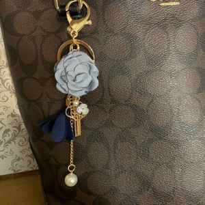 4/$20 NIP Flower Keychain